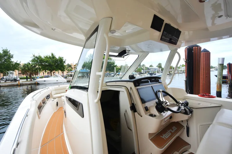 Slide: The Image of Boston Whaler 350 Realm 2020 - 11