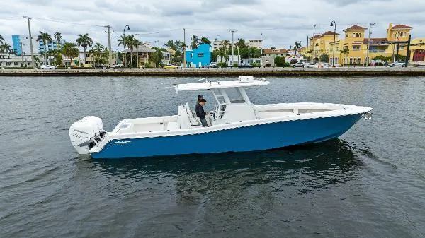Slide: The Image of Invincible 39 Open Fisherman 2021 - 3