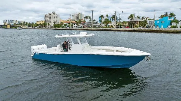 Slide: The Image of Invincible 39 Open Fisherman 2021 - 4