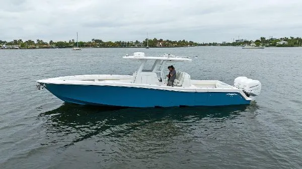Slide: The Image of Invincible 39 Open Fisherman 2021 - 7