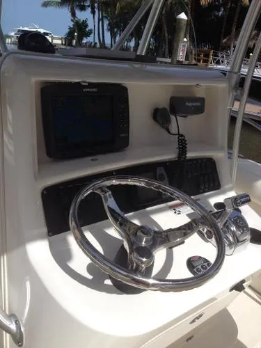 Slide: The Image of Boston Whaler 240 Outrage 2007 - 4