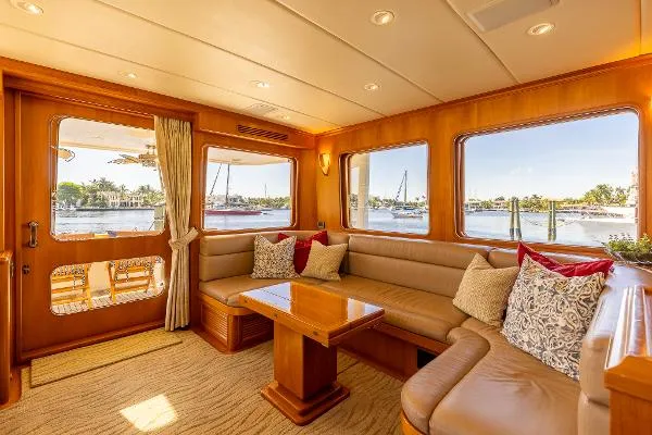 Slide: The Image of Offshore 72 Pilot House 2006 - 1
