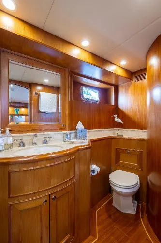 Slide: The Image of Offshore 72 Pilot House 2006 - 11