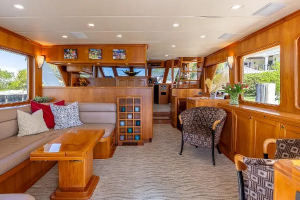 Slide: The Image of Offshore 72 Pilot House 2006 - 3