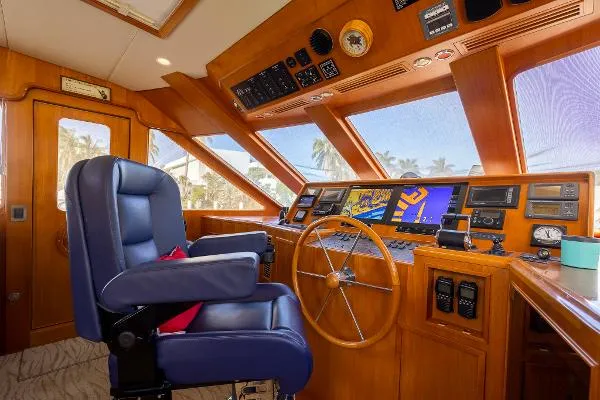 Slide: The Image of Offshore 72 Pilot House 2006 - 6