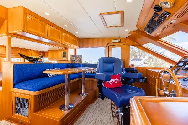 Slide: The Image of Offshore 72 Pilot House 2006 - 7