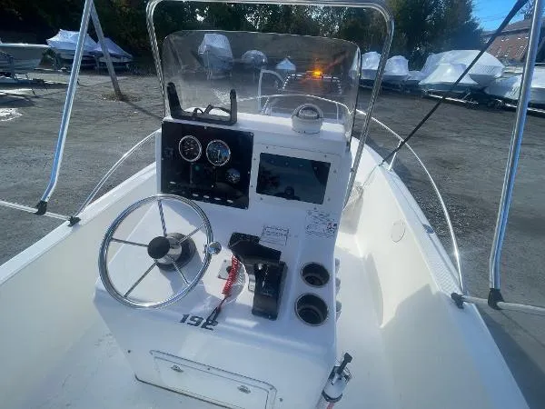 Slide: The Image of Sea Fox 192 Center Console 2002 - 10