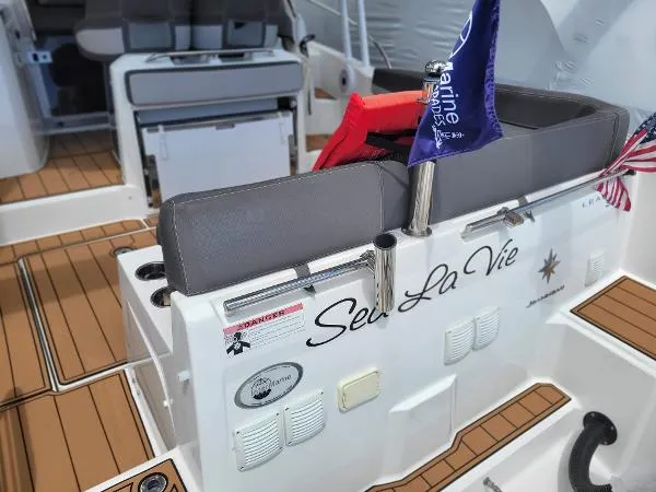 Slide: The Image of Jeanneau Leader 9.0 WA 2020 - 6