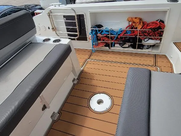 Slide: The Image of Jeanneau Leader 9.0 WA 2020 - 9
