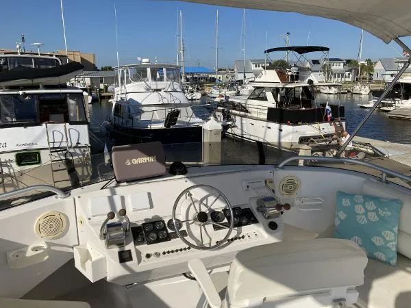Slide: The Image of Mainship 350 Trawler 1998 - 10
