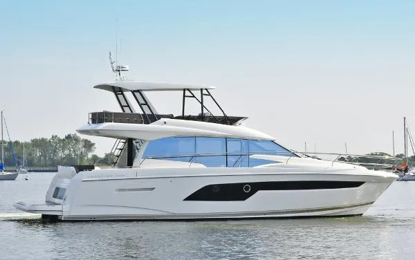 Slide: The Image of Prestige 520 2022 - 0
