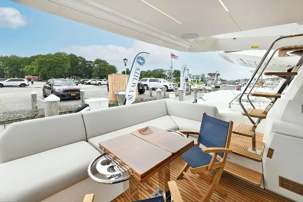 Slide: The Image of Prestige 520 2022 - 6