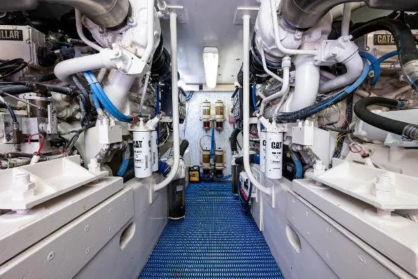 Slide: The Image of Luhrs 50 Convertible 1999 - 4