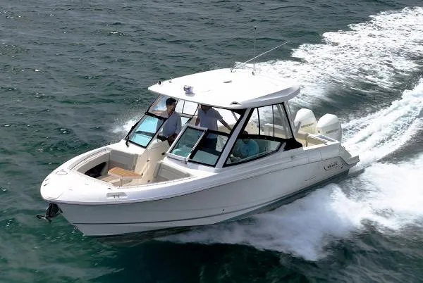 Slide: The Image of Boston Whaler 280 Vantage 2023 - 3