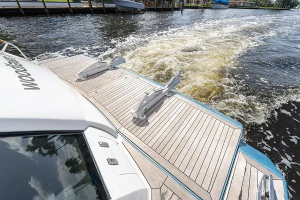 Slide: The Image of Lazzara Yachts 78 LSX 2010 - 11