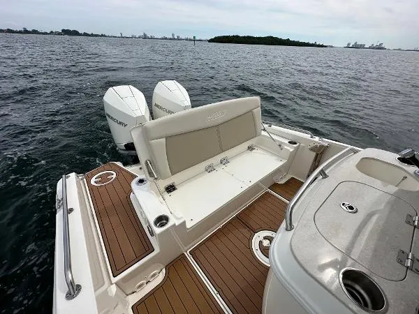 Slide: The Image of Boston Whaler 270 Dauntless 2021 - 10