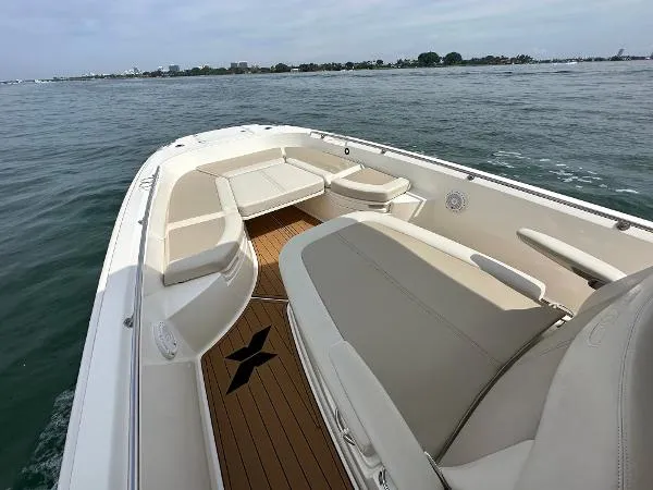 Slide: The Image of Boston Whaler 270 Dauntless 2021 - 3
