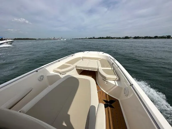 Slide: The Image of Boston Whaler 270 Dauntless 2021 - 4