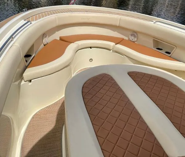 Slide: The Image of Chris-Craft Catalina 2019 - 1