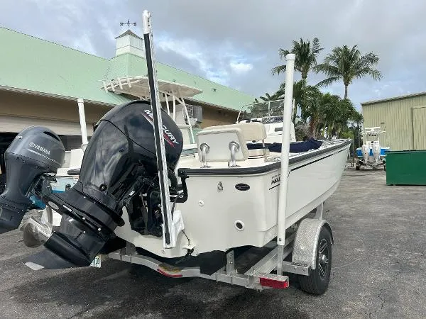 Slide: The Image of Boston Whaler 19 Montauk 2020 - 1