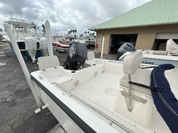 Slide: The Image of Boston Whaler 19 Montauk 2020 - 9