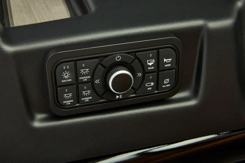 Slide: The Image of Regency 250 DL 2026 - 94