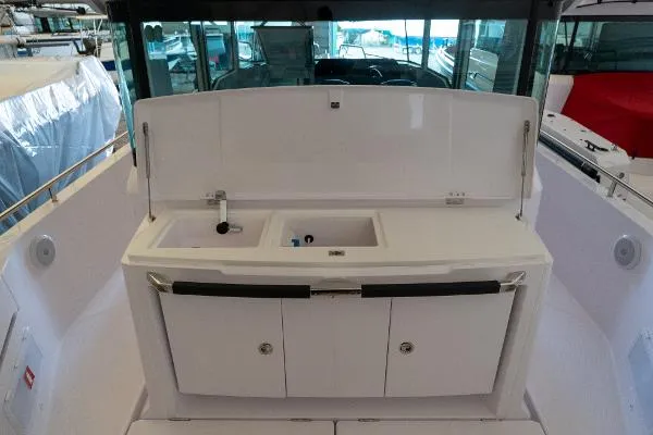 Slide: The Image of Axopar 37 Cross Cabin XC 2023 - 10