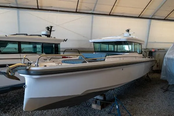 Slide: The Image of Axopar 37 Cross Cabin XC 2023 - 5