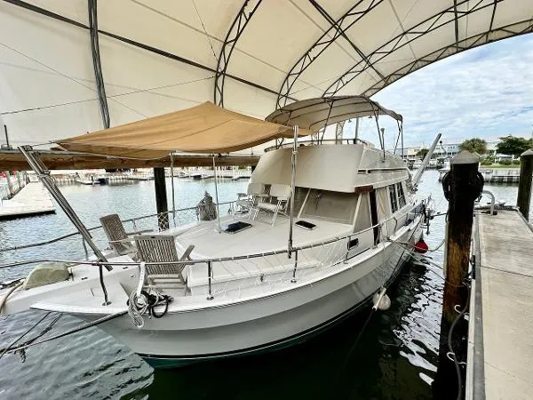 Slide: The Image of Mainship 430 Trawler 2001 - 0
