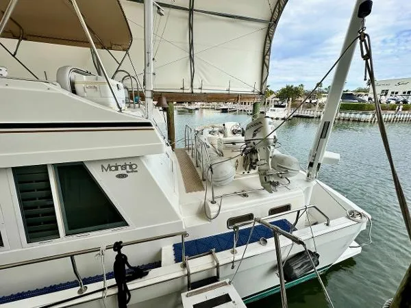 Slide: The Image of Mainship 430 Trawler 2001 - 11