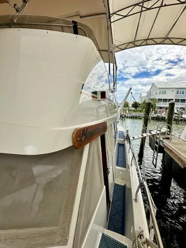Slide: The Image of Mainship 430 Trawler 2001 - 7