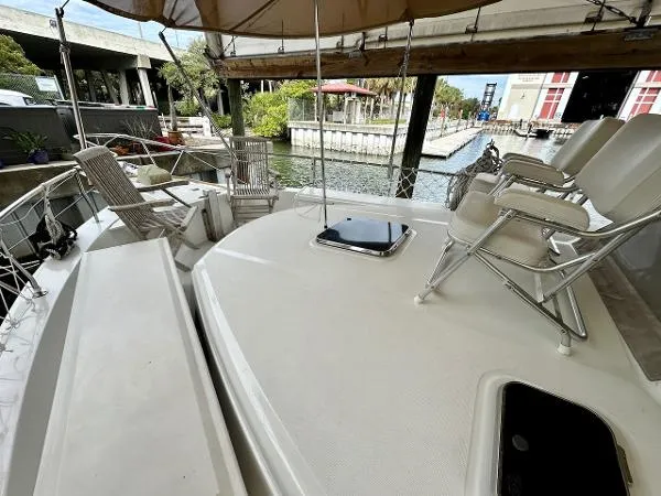 Slide: The Image of Mainship 430 Trawler 2001 - 8