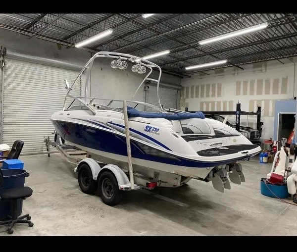 Slide: The Image of Yamaha SX230 JET BOAT 2006 - 4