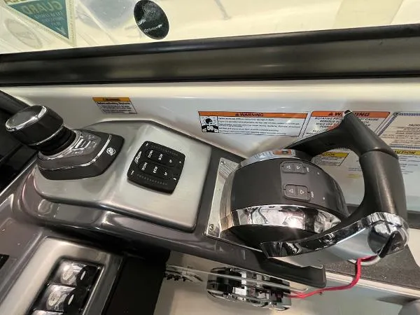 Slide: The Image of Formula 350 Crossover Bowrider 2017 - 11