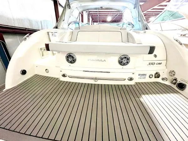 Slide: The Image of Formula 350 Crossover Bowrider 2017 - 3