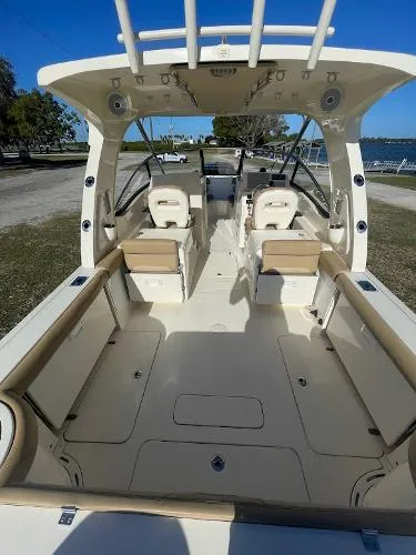 Slide: The Image of Scout 275 Dorado 2017 - 10