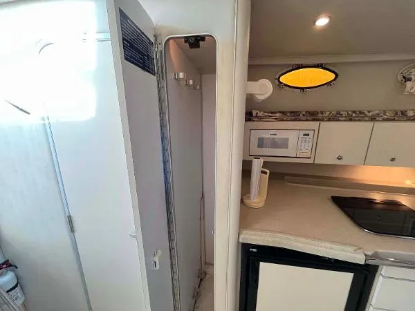 Slide: The Image of Wellcraft Coastal 330 1998 - 10