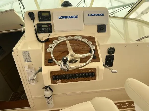 Slide: The Image of Albemarle 310 Express Fisherman 2005 - 9