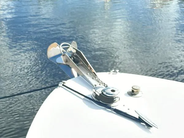 Slide: The Image of Vanquish 23 Bristol Harbor Series 2017 - 2