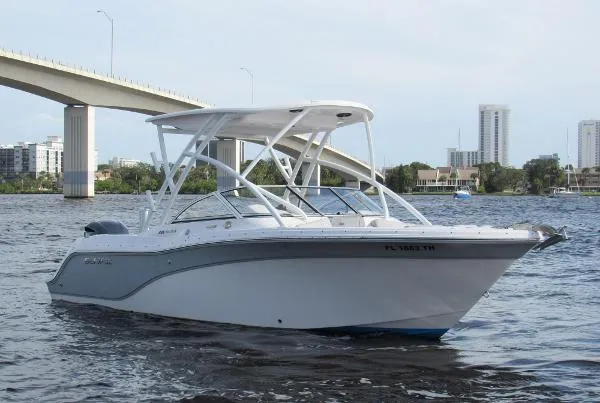 Slide: The Image of Sea Fox 226 Traveler 2022 - 1