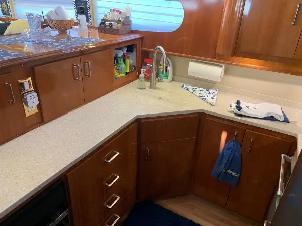 Slide: The Image of Carver Yachts 466 Motor Yacht 2004 - 10