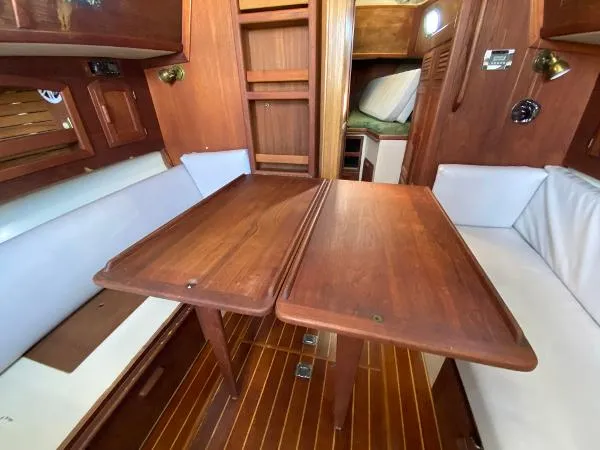 Slide: The Image of Pacific Seacraft 34 1985 - 8