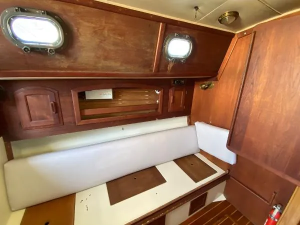Slide: The Image of Pacific Seacraft 34 1985 - 9
