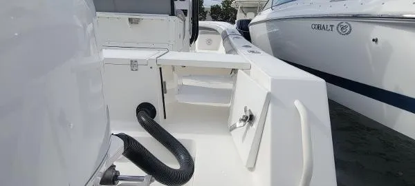 Slide: The Image of Regulator Marine 24 Forward Seating 2008 - 10