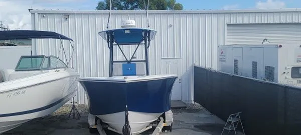 Slide: The Image of Regulator Marine 24 Forward Seating 2008 - 2