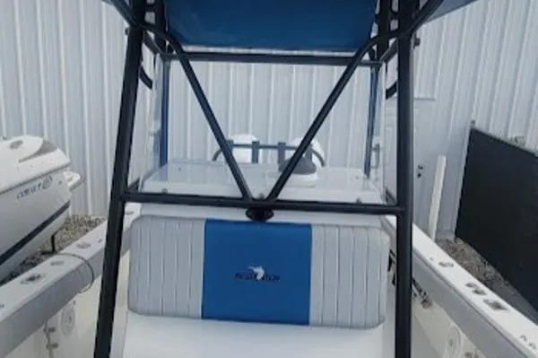 Slide: The Image of Regulator Marine 24 Forward Seating 2008 - 5