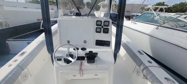 Slide: The Image of Regulator Marine 24 Forward Seating 2008 - 8