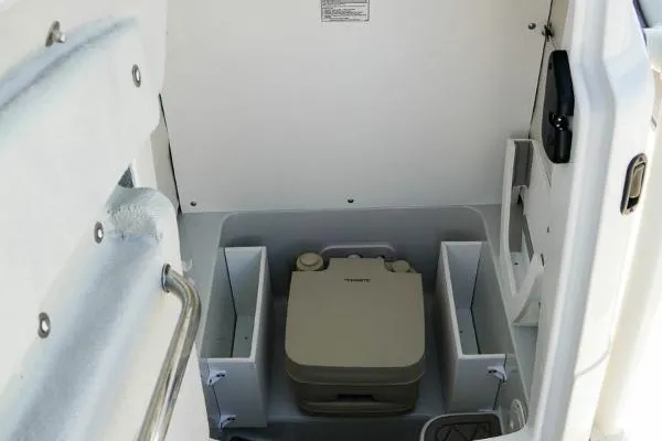 Slide: The Image of Finseeker 230 CC 2020 - 11