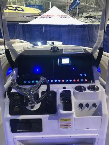 Slide: The Image of Finseeker 230 CC 2020 - 2