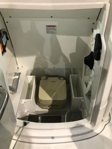 Slide: The Image of Finseeker 230 CC 2020 - 3